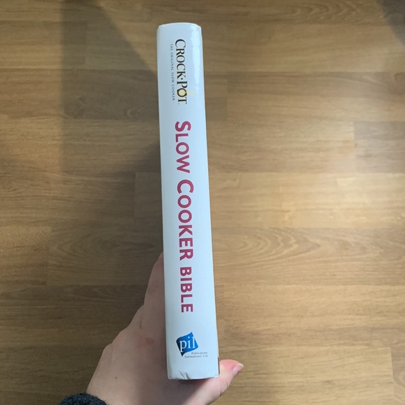 Crockpot ‘Slow Cooker Bible’ - Picture 3 of 5